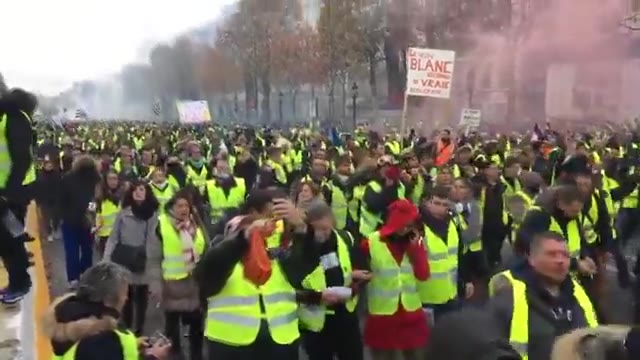 Acte 3 Gilets jaunes 2018 + 9,8 M sous le seuil de pauvreté — relais @AdamGirard1990