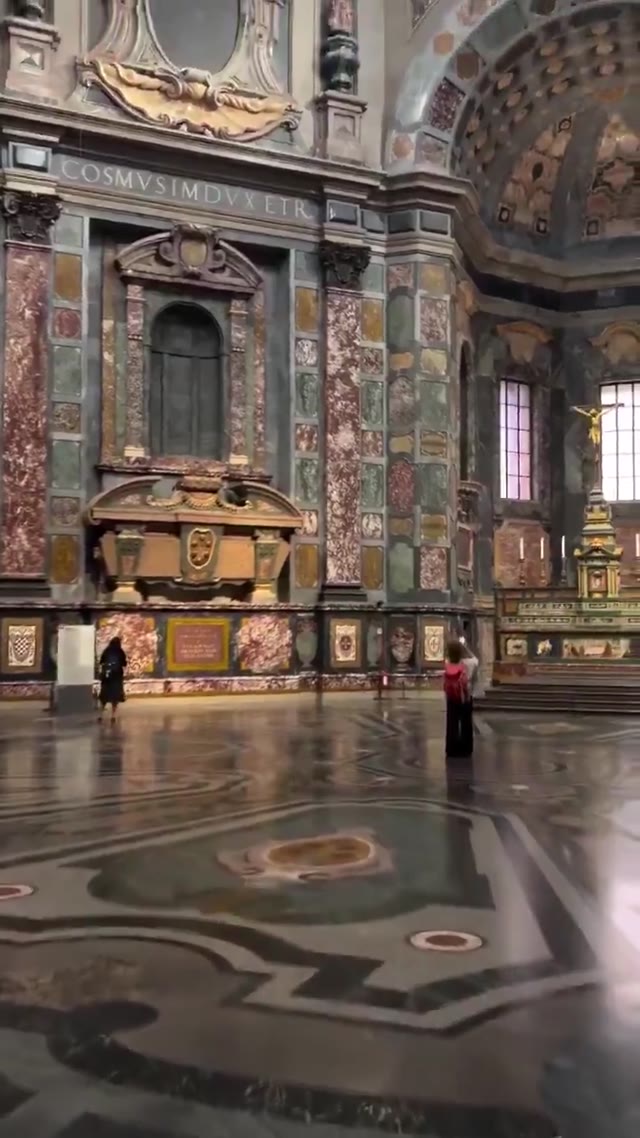 Médicis à Florence : le clip « mécénat » de @ThierryTout filme la Chapelle des Princes