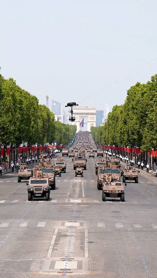 « Respect, confiance et profonde fierté » : le clip du 14 Juillet centré sur les armées — 6,8 M de vues