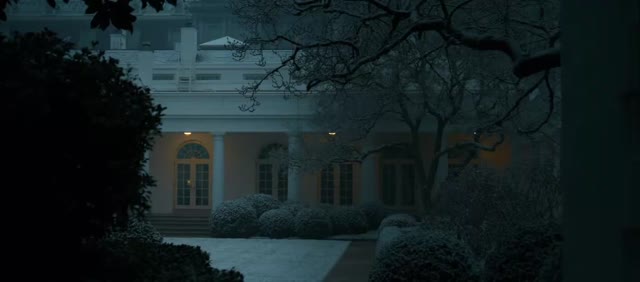 « Lowest gas prices in four years » : Trump poste 3 min 44 de film WH le 19 septembre — AAA à 4,48 $, pas un plus-bas