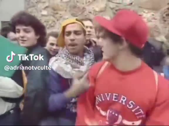 « Pas une seule vidéo des Inconnus qui ne soit pas du génie » : l'archive culte, la chaîne du souvenir