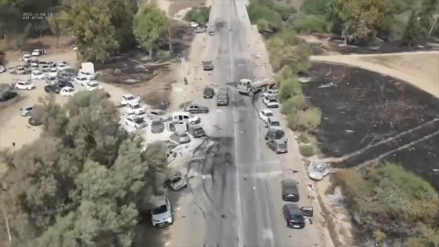 « Frères d’armes » : le carton dit « שנטבחו »