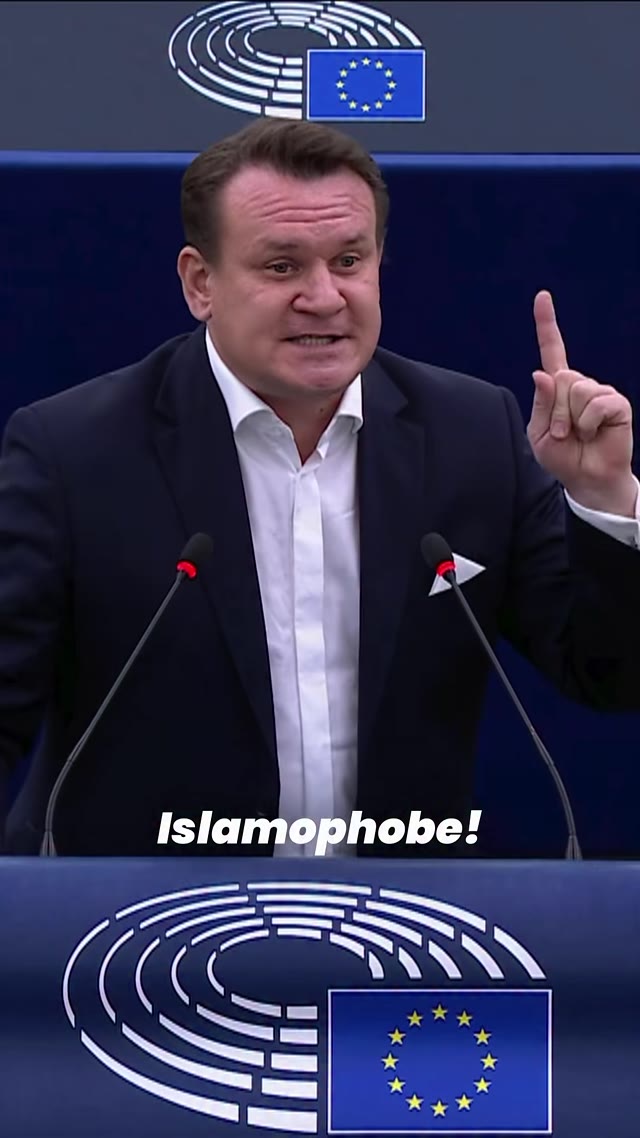 « Islamophobe » : le carton l’écrit